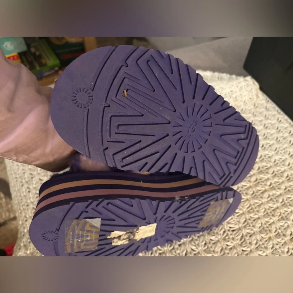 UGG Women's Disco Marble Slide sandals  Violet Night color. size 8 EUC